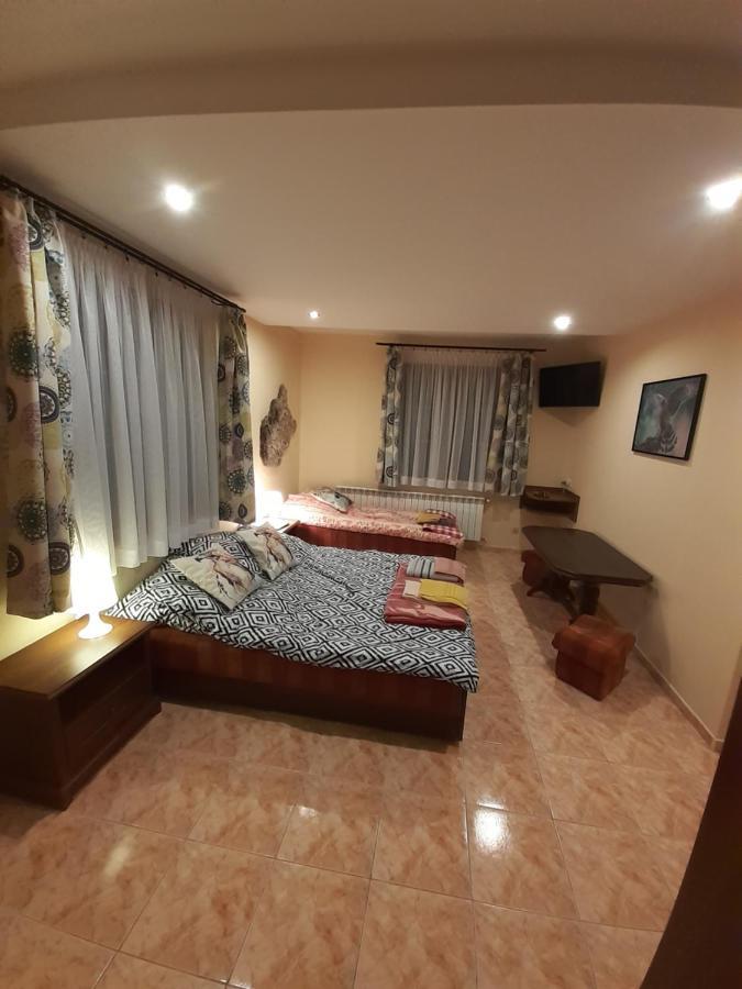 Jastrzab Appartement Ropienka Buitenkant foto