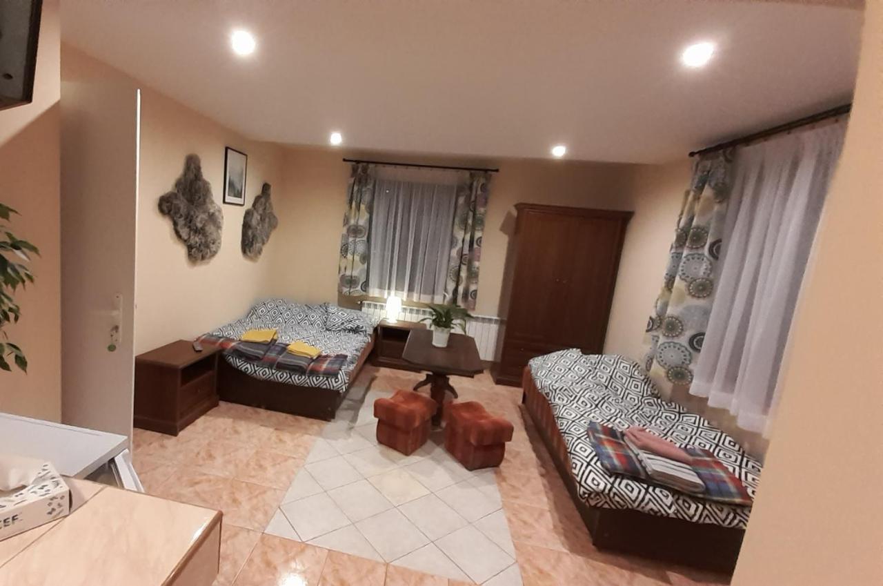 Jastrzab Appartement Ropienka Buitenkant foto
