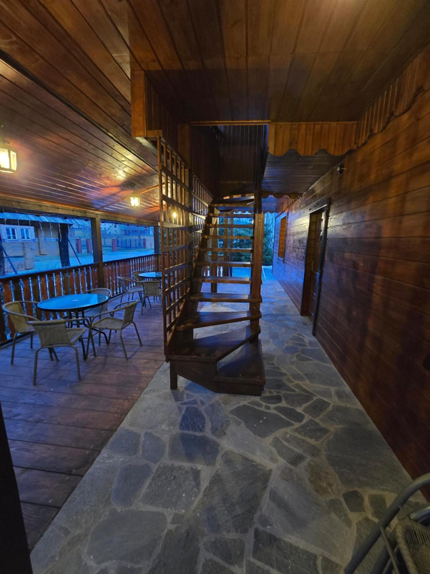 Jastrzab Appartement Ropienka Buitenkant foto
